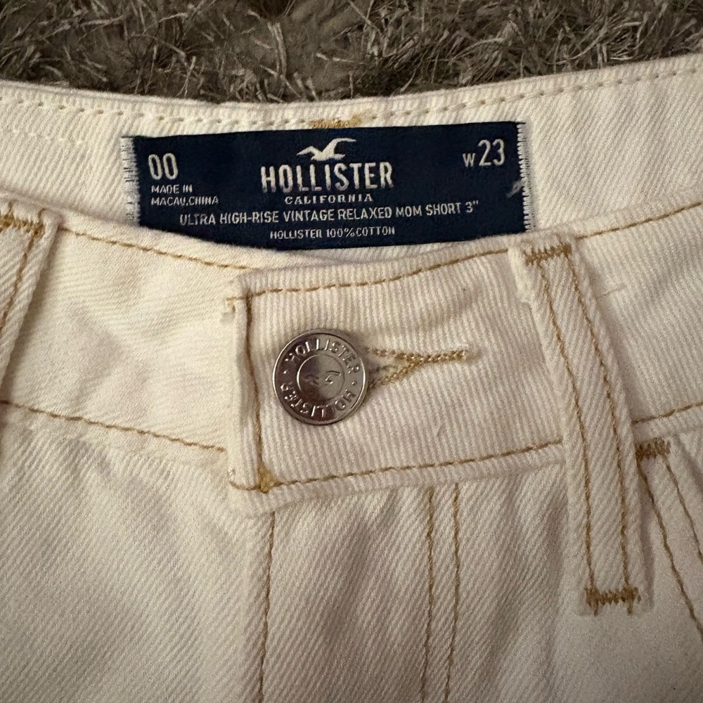 Selling Hollister White short in size double 00 weight length 23 vintage